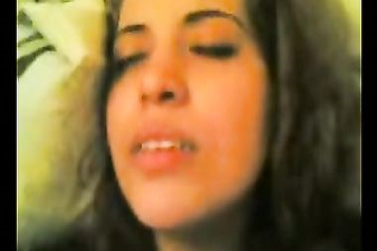 اللبوة دى تعبير وشها بتحكى احلى هيجان ونيك